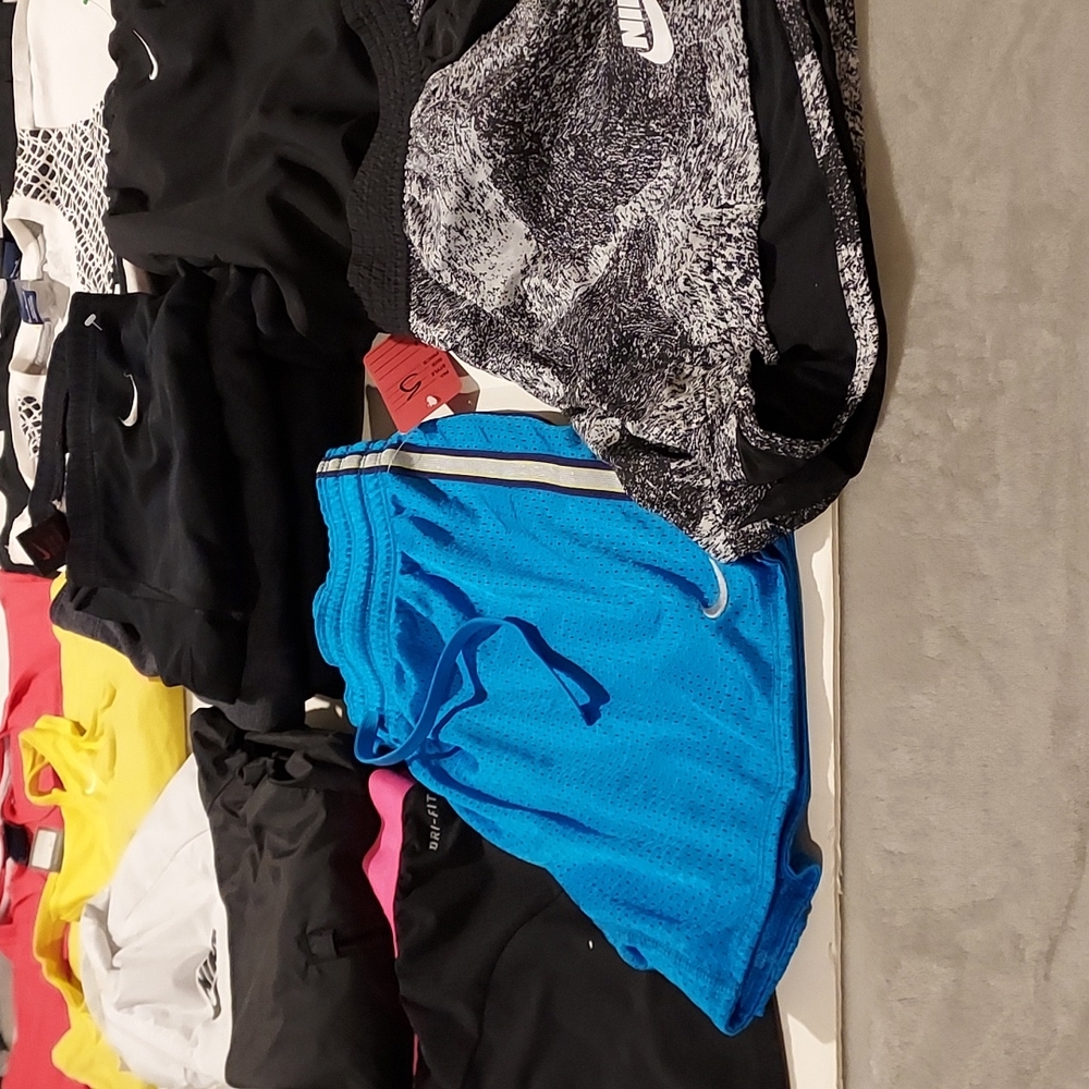 13 Pcs. Vintage Women's Nike Active Wear Different Sizes And Items💥💥